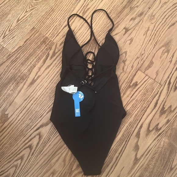 NWOT CUPSHE BLACK BATHING SUIT. Size Medium - Picture 6 of 12